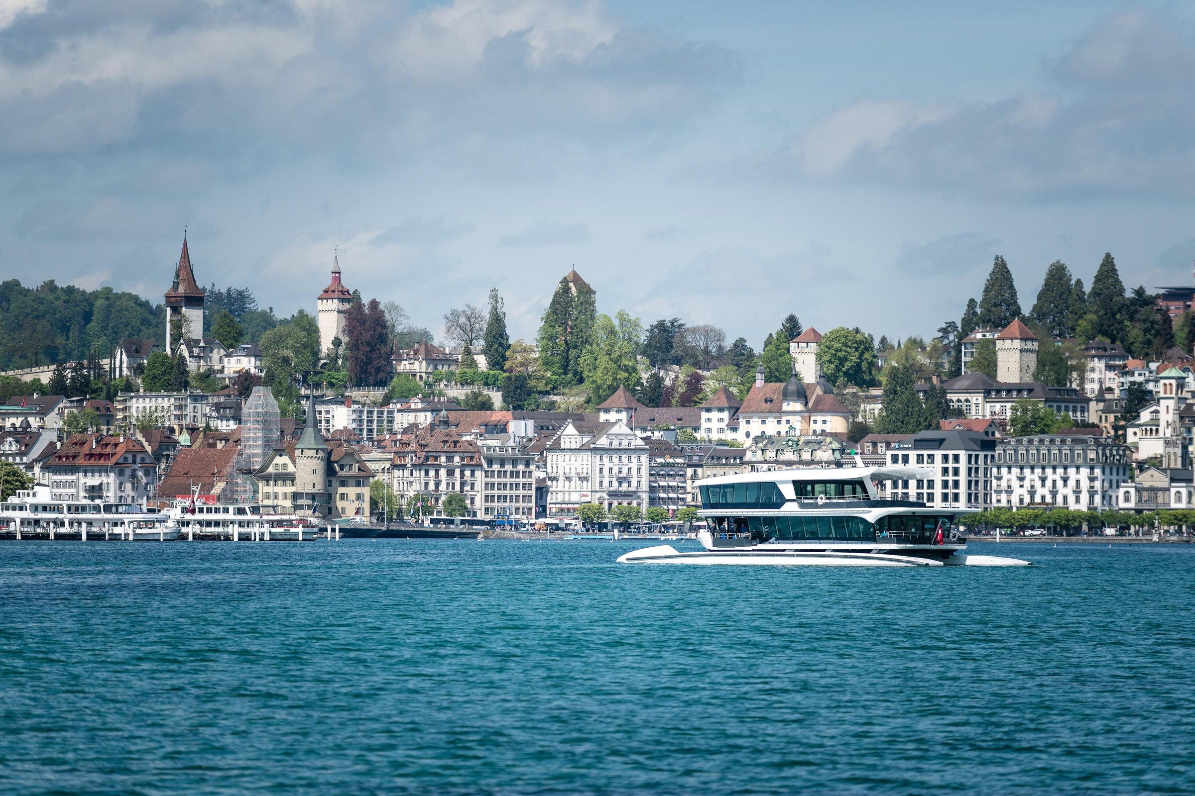 Lucerne: Round-Trip Catamaran Cruise on Lake Lucerne